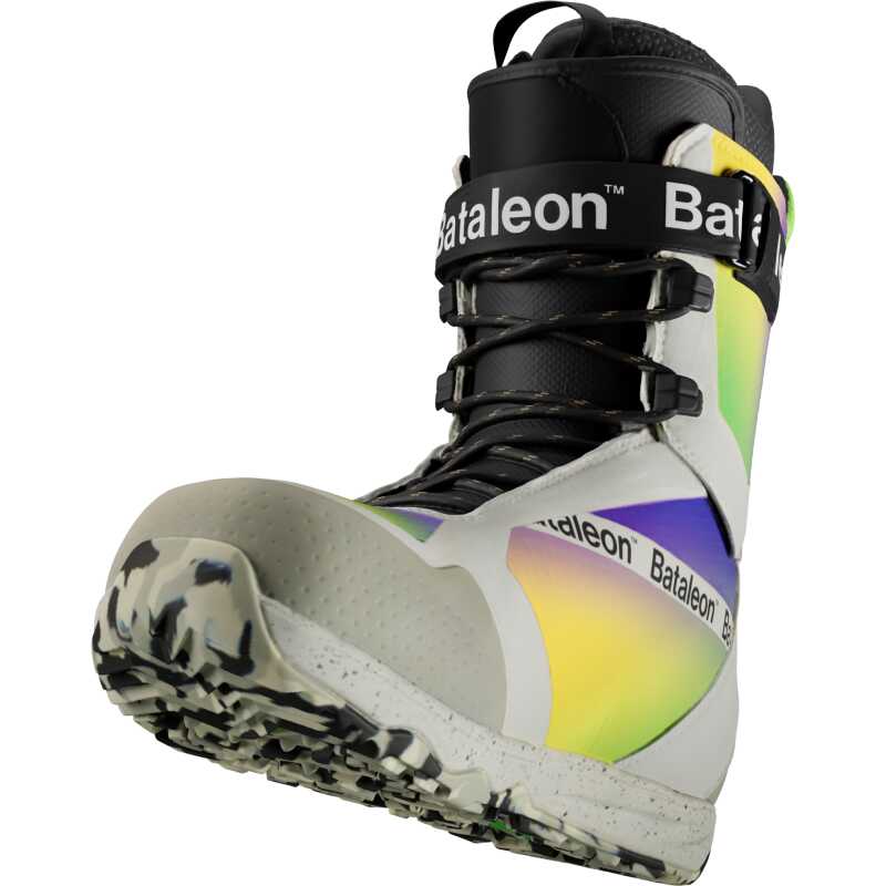 Snowboard boots with laces and color fade uppers