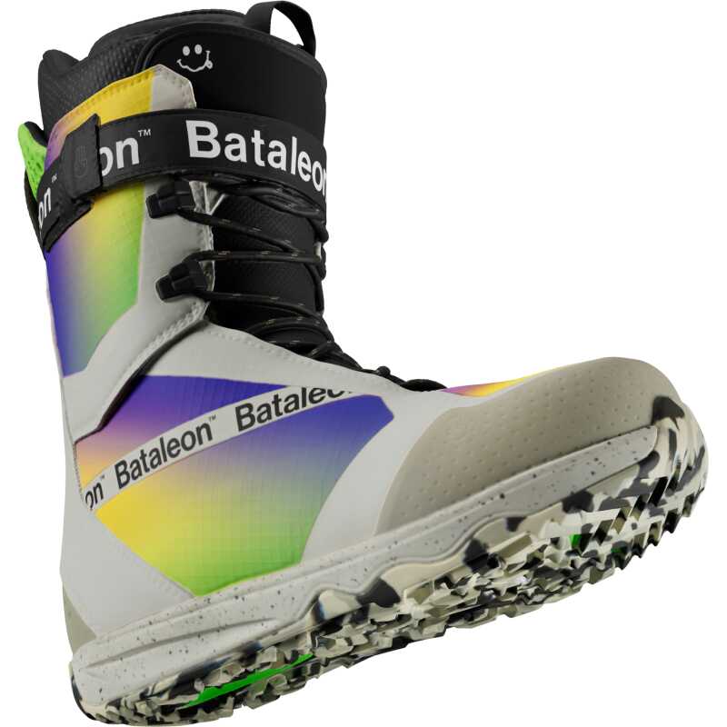 Snowboard boots with laces and color fade uppers