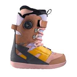 Deeluxe DNA Pro WMN Snowboard Boots in Orchid showing side BOA dial and lacing.
